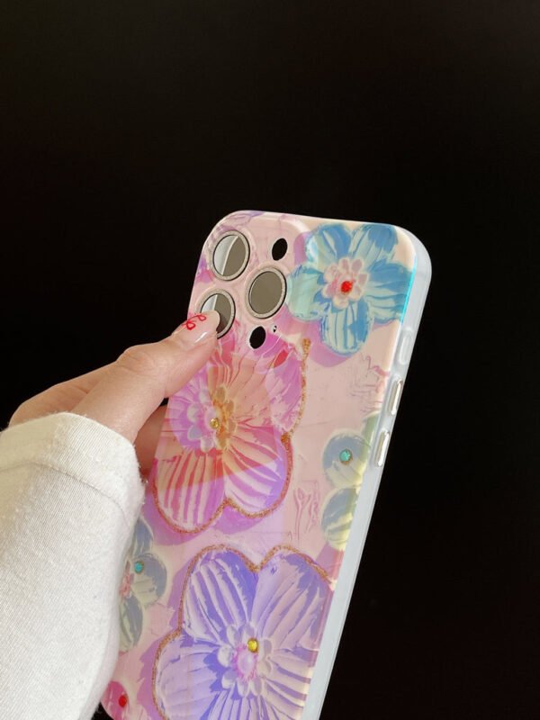 3D Effect Holographic Effect Silicon Case for iPhone With Diamond Camera Protection ( Daisy Family ) - Image 5