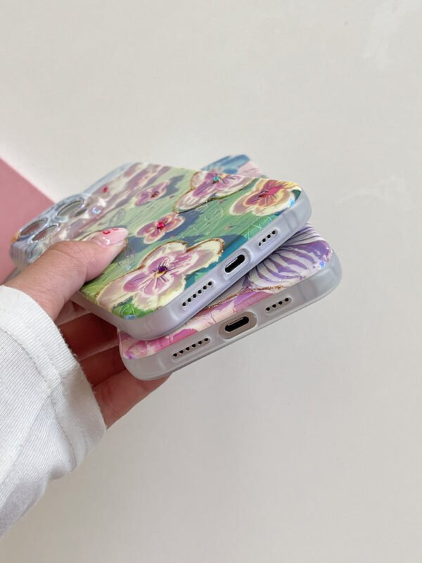 3D Effect Holographic Effect Silicon Case for iPhone With Diamond Camera Protection ( Daisy Family ) - Image 11