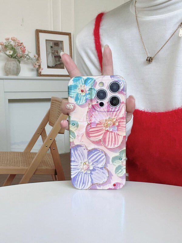 3D Effect Holographic Effect Silicon Case for iPhone With Diamond Camera Protection ( Daisy Family ) - Image 13